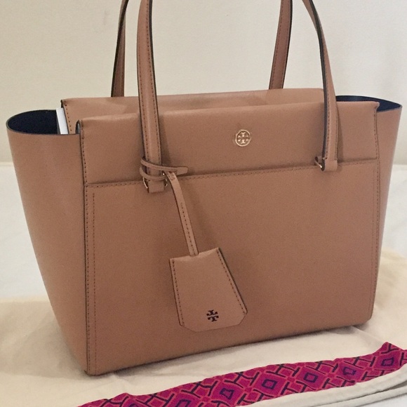 Tory Burch Handbags - NWT✨Tory Burch Parker Tote